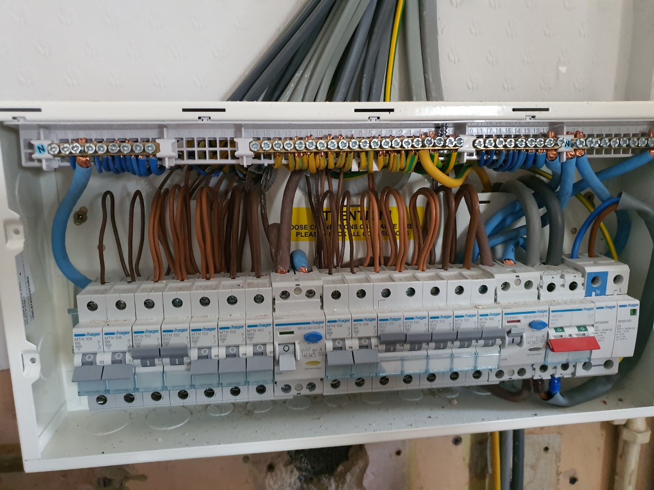 Consumer unit replacement with Hager components